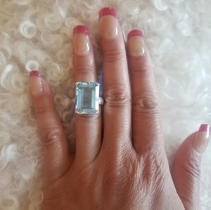 Genuine Blue Topaz Cocktail Ring Ring in Silver Setting 20 Carats